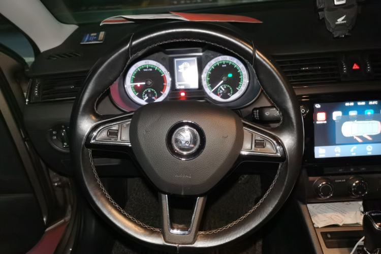 Used Skoda Octavia 2018 1.6L Automatic Luxury Edition Steering Wheel