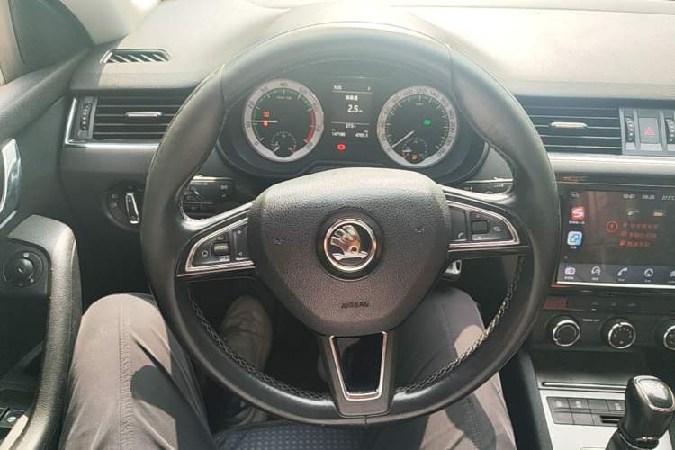 Used Skoda Octavia 2018 TSI230 DSG Luxury Edition Steering Wheel