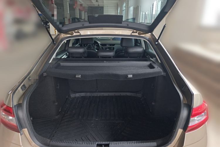 Used Skoda Octavia 2018 1.6L Automatic Luxury Edition Trunk