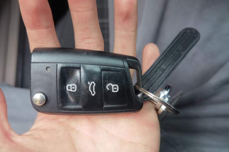 Used Skoda Octavia 2018 1.6L Automatic Comfort Edition Vehicle Key