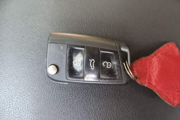 Used Skoda Octavia 2018 1.6L Automatic Comfort Edition Vehicle Key