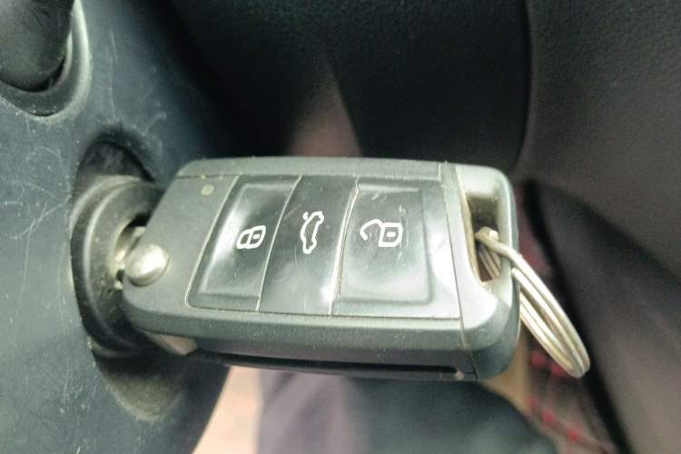 Used Skoda Octavia 2018 1.6L Automatic Comfort Edition Vehicle Key