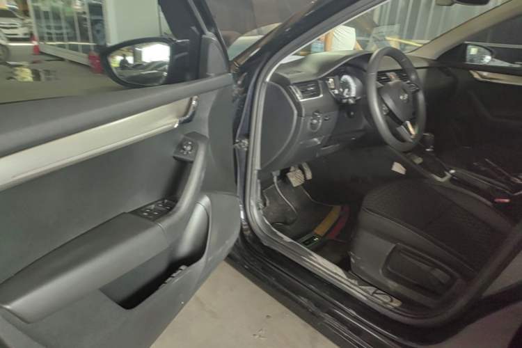 Used Skoda Octavia 2019 TSI230 DSG SmartDrive Luxury Edition China VI Driver Seat