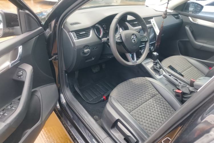 Used Skoda Octavia 2019 TSI230 DSG SmartDrive Luxury Edition China VI Driver Seat