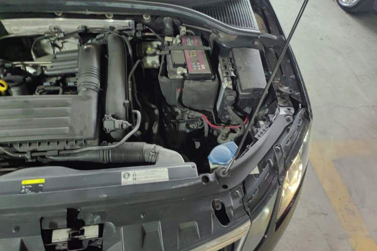 Used Skoda Octavia 2019 TSI230 DSG SmartDrive Luxury Edition China VI Engine Bay Left