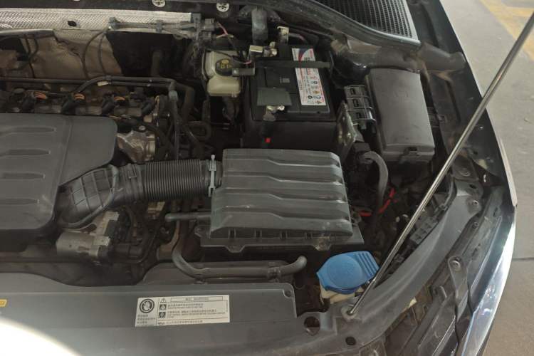 Used Skoda Octavia 2019 1.5L Manual SmartDrive Comfort Edition China VI Standard Engine Bay Left