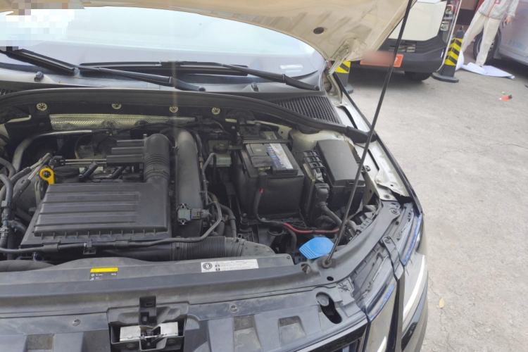Used Skoda Octavia 2019 TSI280 DSG Flagship Wagon China VI Standard Engine Bay Left