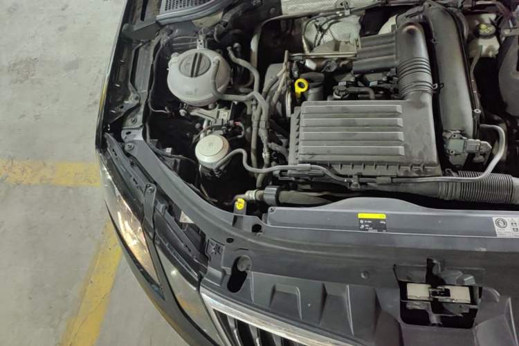 Used Skoda Octavia 2019 TSI230 DSG SmartDrive Luxury Edition China VI Engine Bay Right