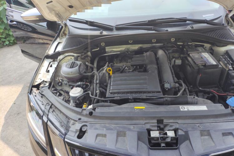 Used Skoda Octavia 2019 TSI280 DSG Flagship Wagon China VI Standard Engine Bay Right