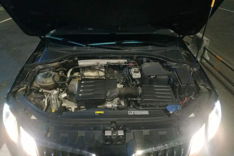 Used Skoda Octavia 2019 1.5L Automatic Luxury Edition Engine Bay