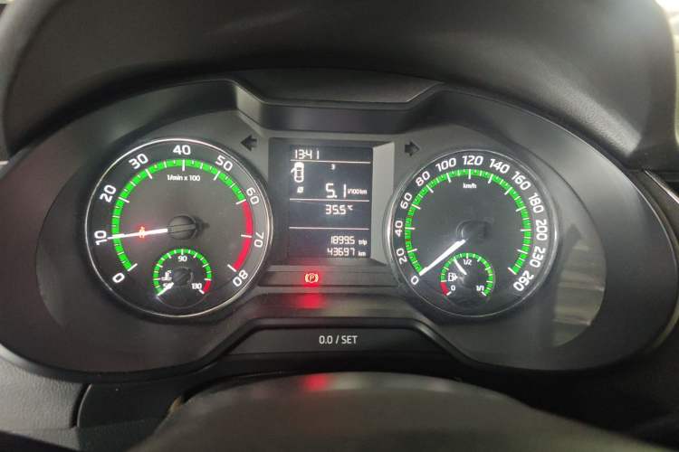 Used Skoda Octavia 2019 1.5L Manual SmartDrive Comfort Edition China VI Standard Instrument Cluster