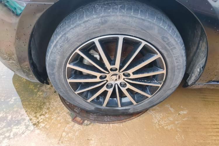 Used Skoda Octavia 2019 TSI230 DSG SmartDrive Luxury Edition China VI Left Front Wheel Hub