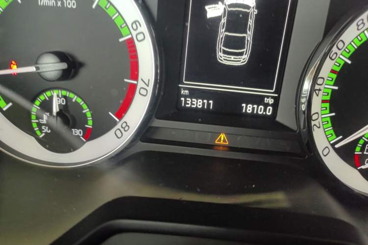 Used Skoda Octavia 2019 TSI230 DSG SmartDrive Luxury Edition China VI Odometer Close Up