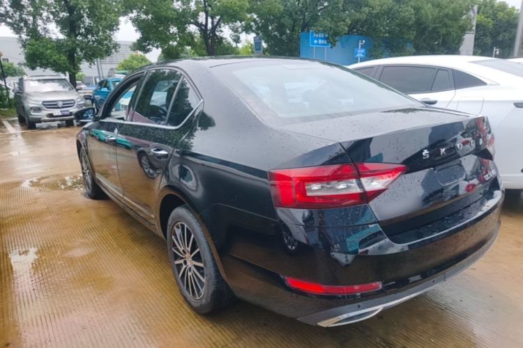 Used Skoda Octavia 2019 TSI230 DSG SmartDrive Luxury Edition China VI Rear Left 45 Deg
