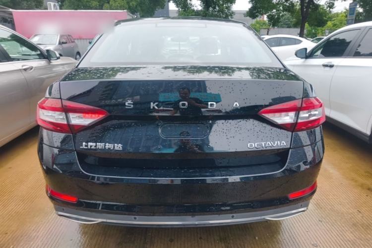 Used Skoda Octavia 2019 TSI230 DSG SmartDrive Luxury Edition China VI Rear