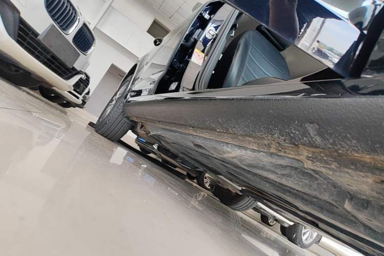 Used Skoda Octavia 2019 1.5L Automatic SmartDrive Comfort Edition China VI Standard Right Side Sill