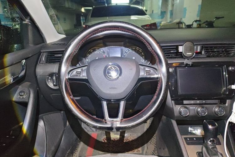 Used Skoda Octavia 2019 1.5L Automatic Comfort Edition Steering Wheel