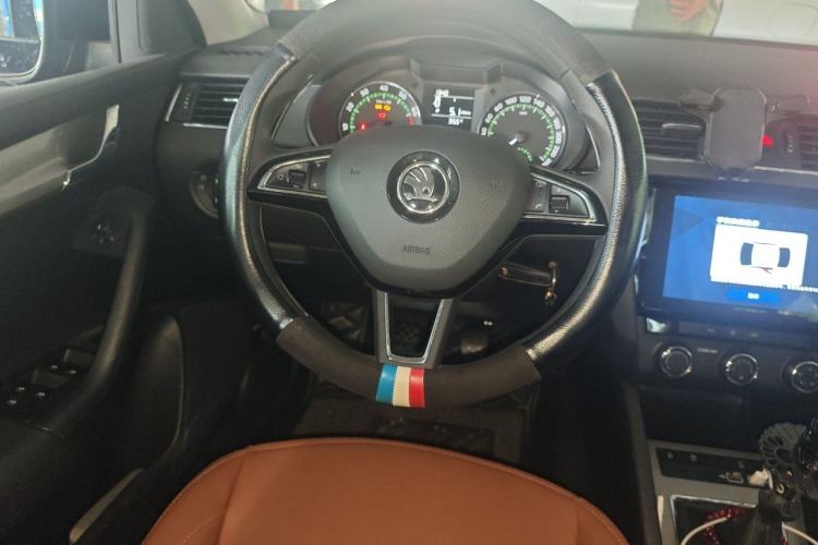 Used Skoda Octavia 2019 1.5L Manual SmartDrive Comfort Edition China VI Standard Steering Wheel