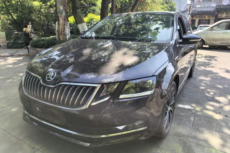 Used Skoda Octavia 2019 TSI280 DSG SmartDrive Luxury Edition China V Standard Guazi used car, China used car export, Used car for sale, Used cars, Cheapest cars for sale