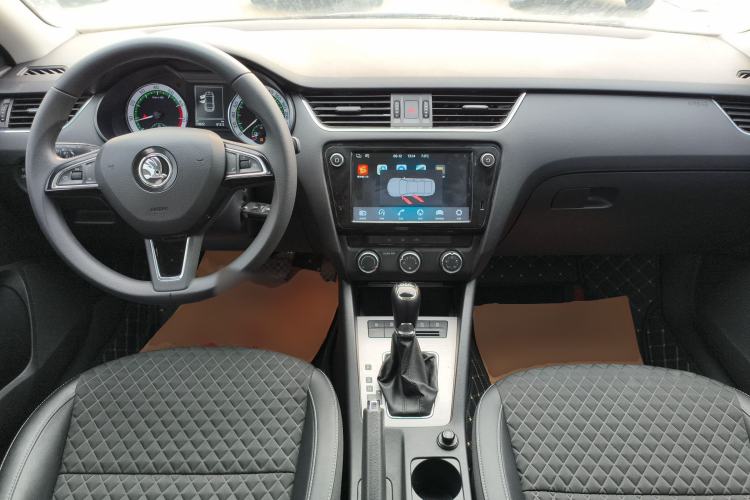 Used Skoda Octavia 2019 TSI230 DSG Luxury Edition Center Console