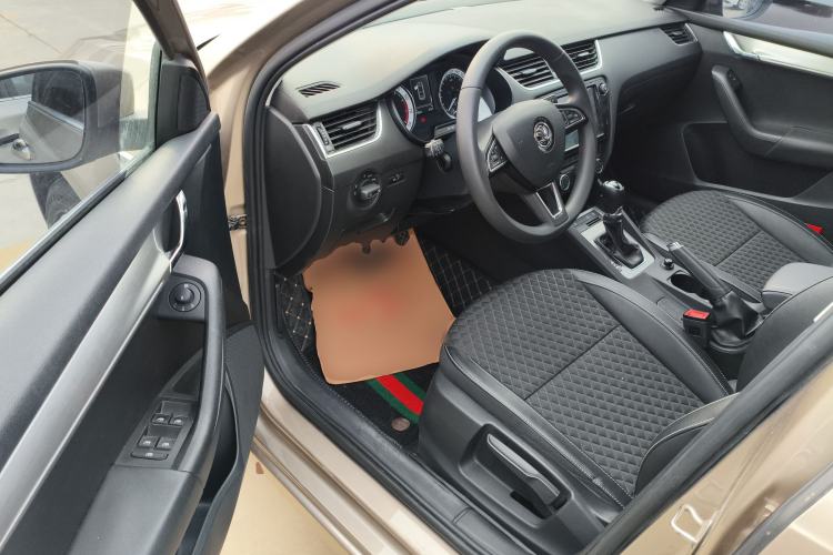 Used Skoda Octavia 2019 TSI230 DSG Luxury Edition Driver Seat