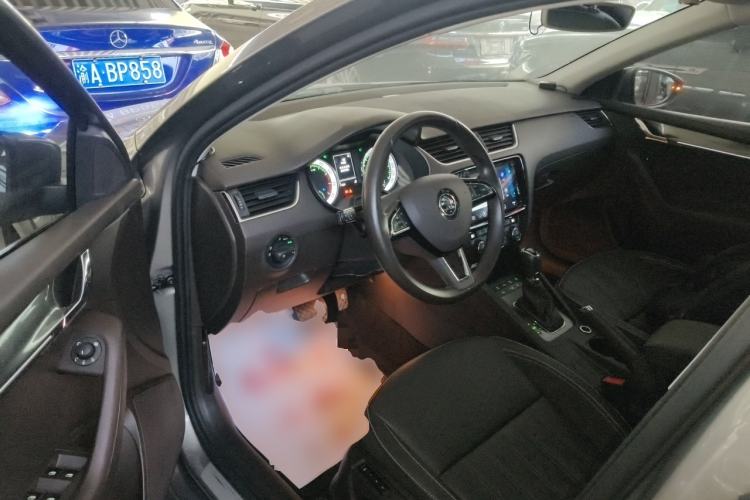 Used Skoda Octavia 2019 TSI280 DSG Flagship Wagon China VI Standard Driver Seat
