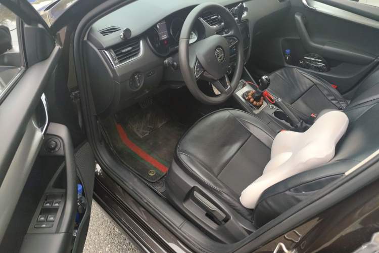 Used Skoda Octavia 2019 1.5L Automatic SmartDrive Comfort Edition China VI Standard Driver Seat