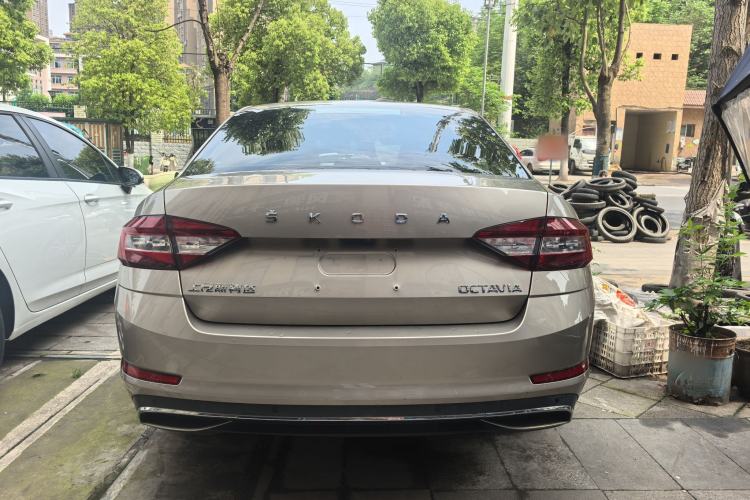 Used Skoda Octavia 2019 1.5L Automatic Smart Drive Luxury Edition China V Standard Exterior 2