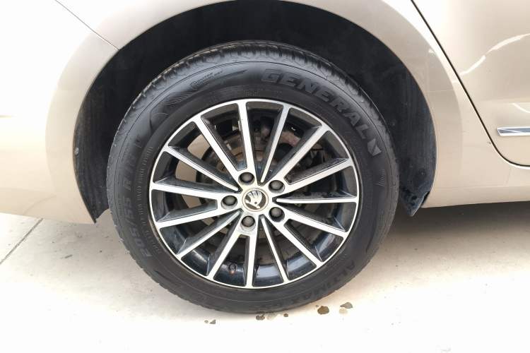Used Skoda Octavia 2019 TSI230 DSG Luxury Edition Exterior 5