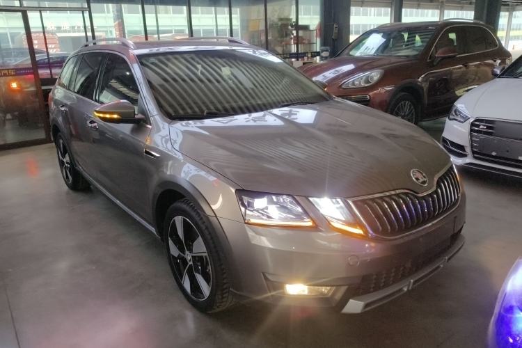 Used Skoda Octavia 2019 TSI280 DSG Flagship Wagon China VI Standard Front Right 45 Deg