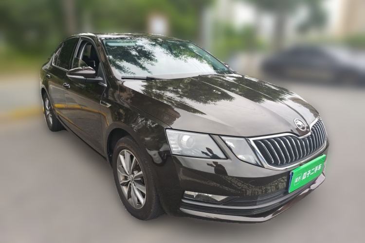 Used Skoda Octavia 2019 1.5L Automatic SmartDrive Comfort Edition China VI Standard Front Right 45 Deg