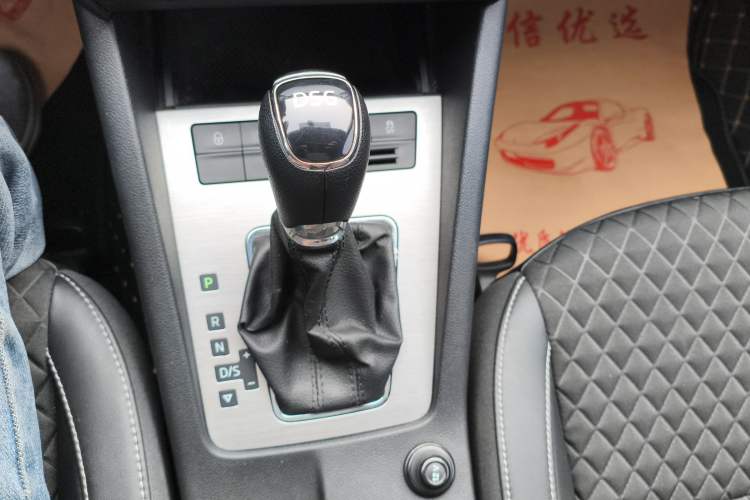 Used Skoda Octavia 2019 TSI230 DSG Luxury Edition Gear Lever