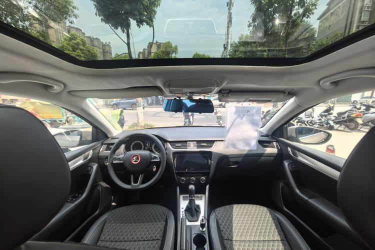 Used Skoda Octavia 2019 1.5L Automatic Smart Drive Luxury Edition China V Standard Interior 3