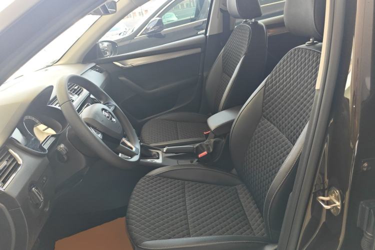 Used Skoda Octavia 2019 1.5L Automatic Smart Drive Luxury Edition China V Standard Left Front Seat