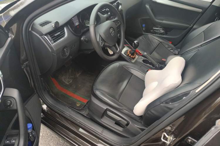 Used Skoda Octavia 2019 1.5L Automatic SmartDrive Comfort Edition China VI Standard Left Front Seat
