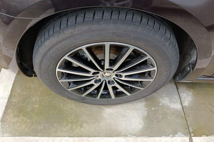 Used Skoda Octavia 2019 TSI230 DSG SmartDrive Luxury Edition China VI Left Front Wheel Hub