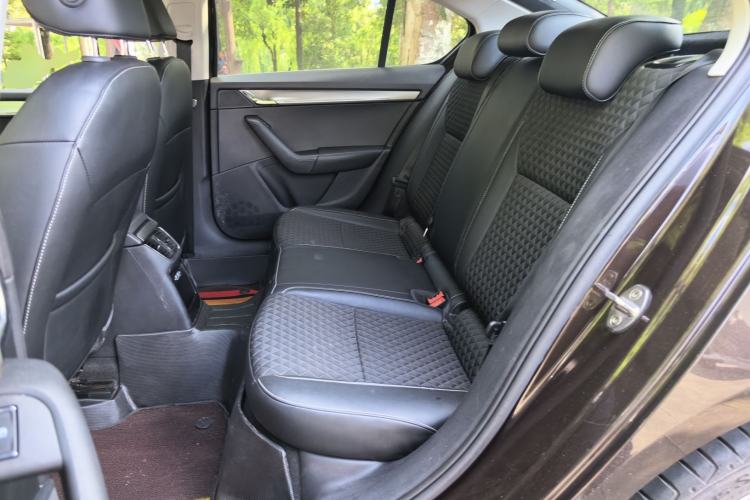 Used Skoda Octavia 2019 TSI280 DSG SmartDrive Luxury Edition China V Standard Left Rear Seat