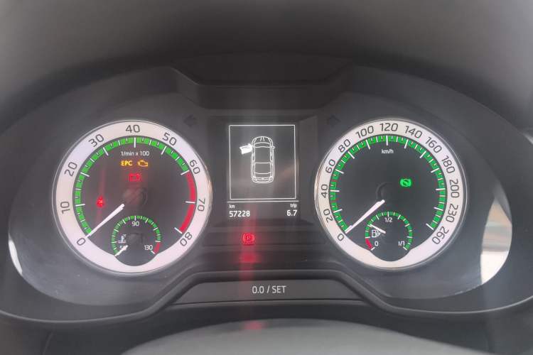 Used Skoda Octavia 2019 1.5L Automatic Smart Drive Luxury Edition China V Standard Odometer Close Up