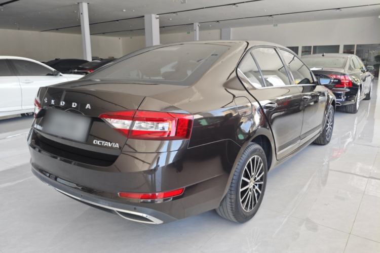 Used Skoda Octavia 2019 1.5L Automatic Smart Drive Luxury Edition China V Standard Rear Right 45 Deg