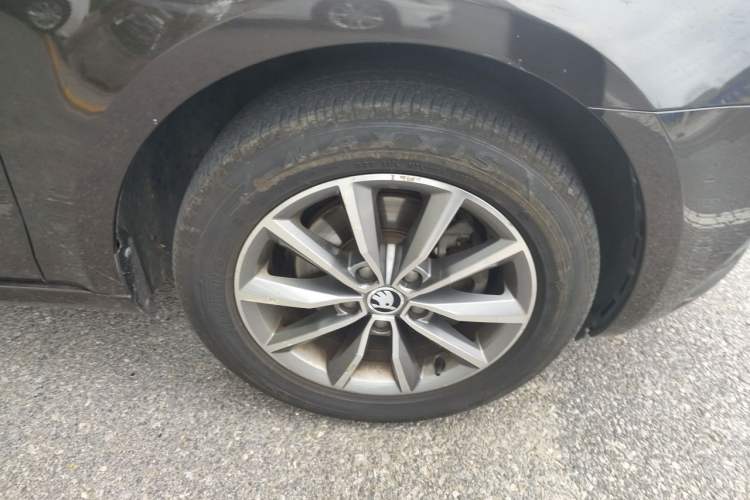 Used Skoda Octavia 2019 1.5L Automatic SmartDrive Comfort Edition China VI Standard Right Front Wheel Hub