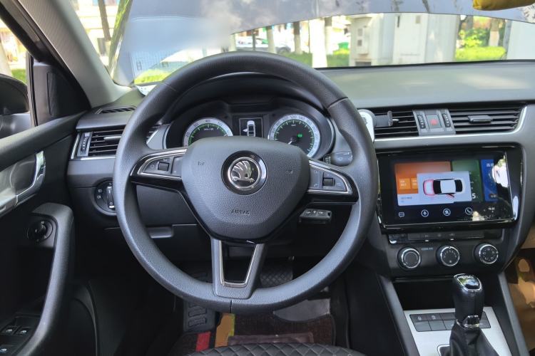 Used Skoda Octavia 2019 TSI280 DSG SmartDrive Luxury Edition China V Standard Steering Wheel
