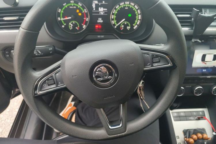 Used Skoda Octavia 2019 1.5L Automatic SmartDrive Comfort Edition China VI Standard Steering Wheel