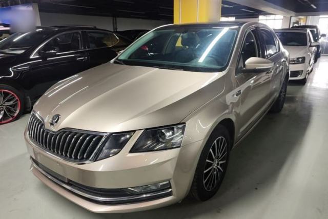 Używany Skoda Octavia 2019 TSI230 DSG SmartDrive Luxury Edition China VI