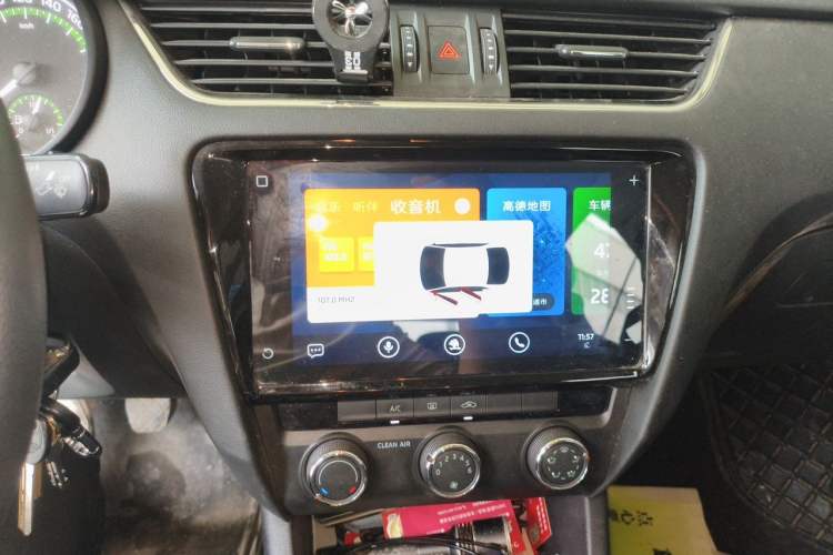 Used Skoda Octavia 2019 1.5L Manual SmartDrive Comfort Edition China VI Standard Audio And AC Panel