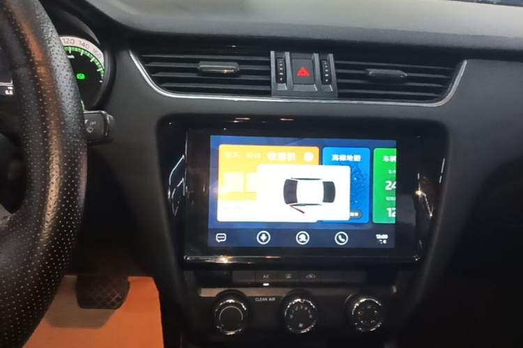 Used Skoda Octavia 2019 TSI280 DSG SmartDrive Luxury Edition China VI Audio And AC Panel