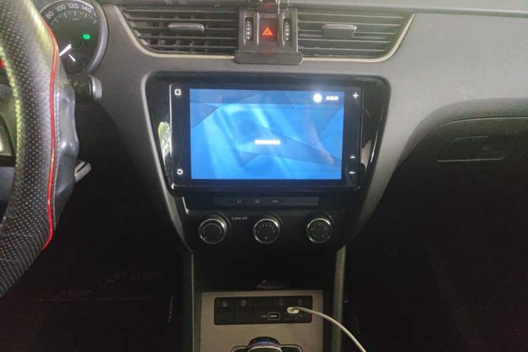 Used Skoda Octavia 2019 1.5L Automatic SmartDrive Comfort Edition China V Standard Audio And AC Panel