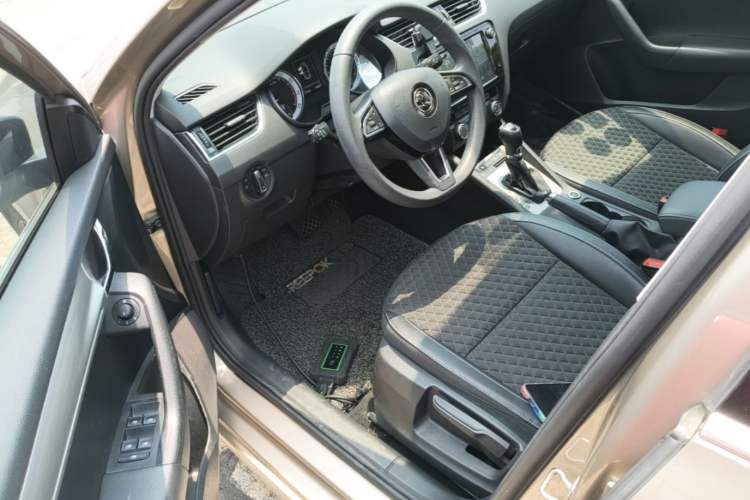 Used Skoda Octavia 2019 TSI280 DSG Luxury Edition Driver Seat