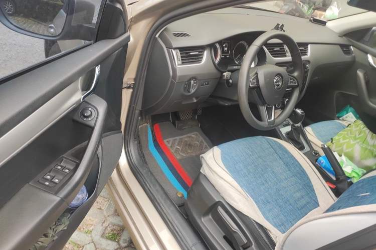 Used Skoda Octavia 2019 1.5L Automatic Luxury Edition Driver Seat