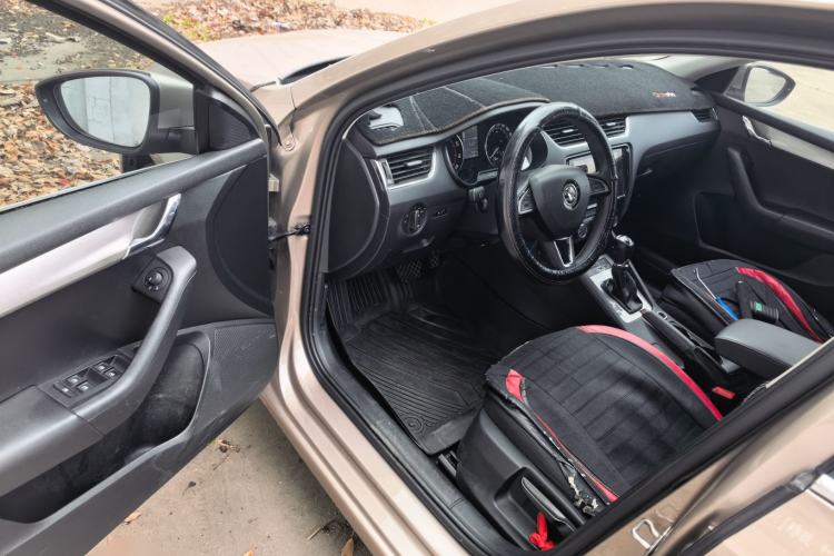 Used Skoda Octavia 2019 1.5L Automatic SmartDrive Comfort Edition China VI Standard Driver Seat