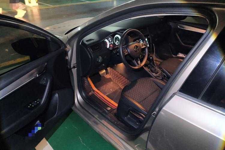 Used Skoda Octavia 2019 TSI230 DSG Luxury Edition Driver Seat